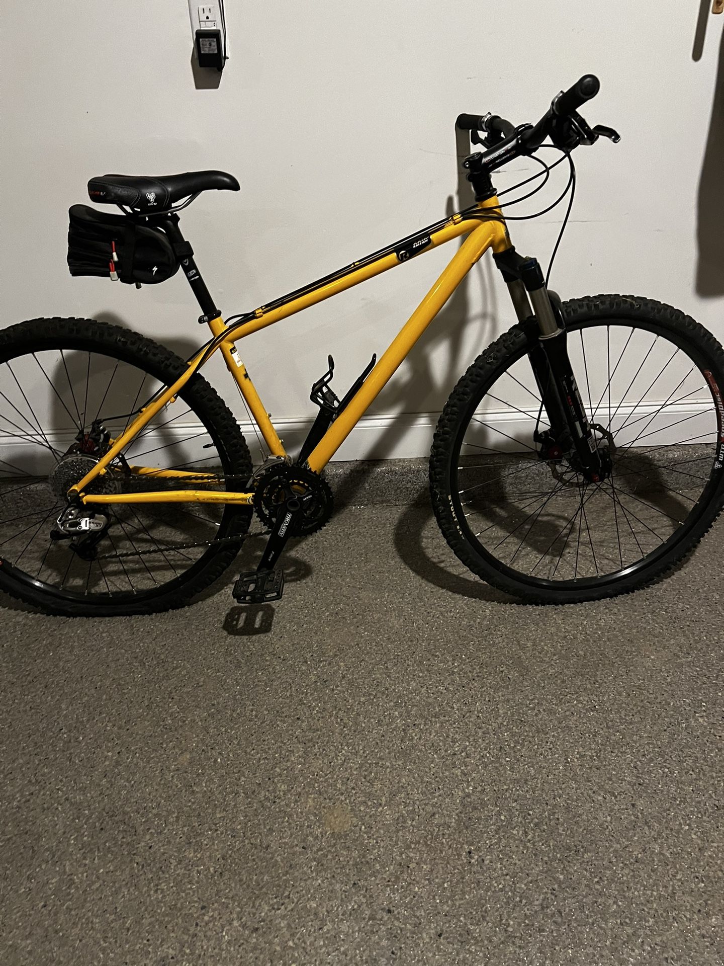 Men’s Raleigh Mountain Bike