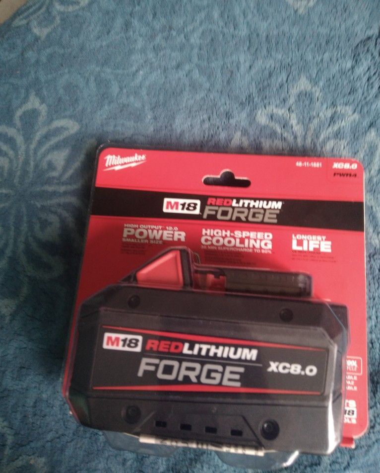 Milwaukee
M18 18V Lithium-Ion REDLITHIUM FORGE XC 8.0 Ah Battery Pack