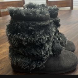 Girls Black Moccasin Boots with Fur