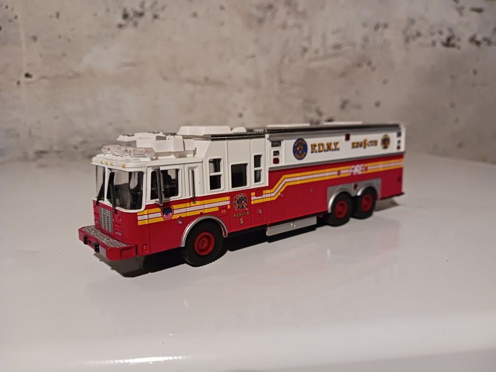 Code3 Firetrucks FDNY Rescue 5