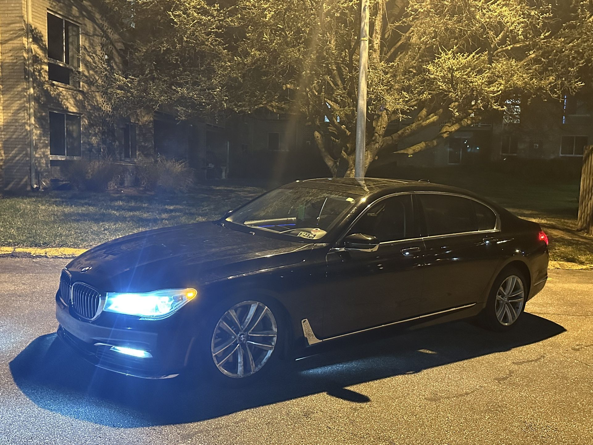 2016 BMW 750i