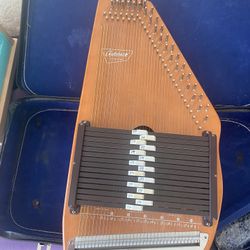 Autoharp Oscar Schmidt $50 With Case  OBO