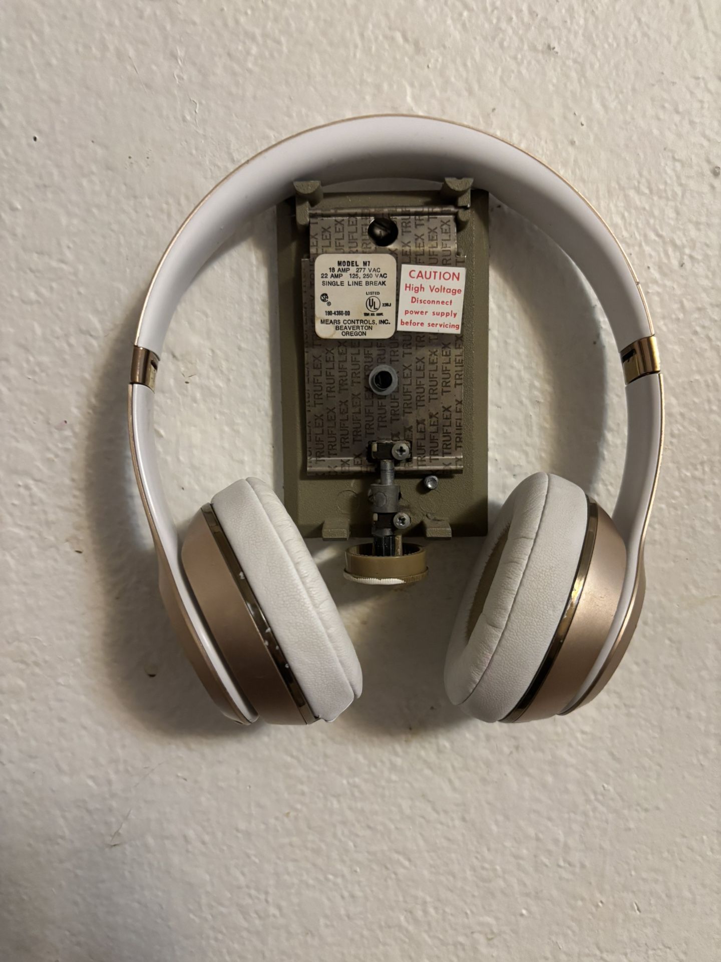 Gold Solo 3 Beats & Rose Gold Solo 3 Beats