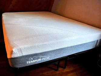 Free Queen Tempurpedic Cloud Mattess