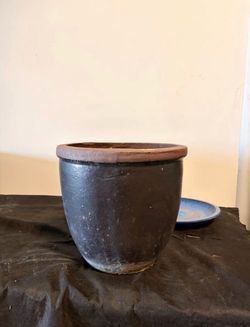 Tapered Circular Ceramic Planter