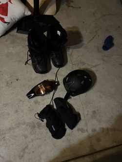 Morrow Boots Size 10, helmet, gloves, Oakley‘S