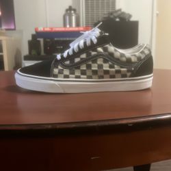 Blurry Checkered Vans Size 12