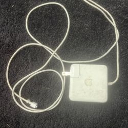 Apple 60 W MagSafe power adapter