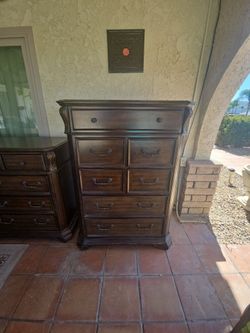 UDED Dark Wood Dresser Drawers set