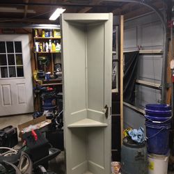 Corner Hutch