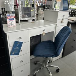 Vanity With 5 Drawers Available In Different Colors 