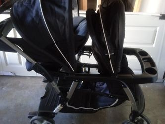 Double seat stroller ( GRACO)