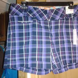 Avenue Perfect Plaid Shorts Size 16 