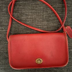  Vintage Coach Dinky Bag