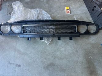 2008-2018 Dodge Challenger - Upper Grille
