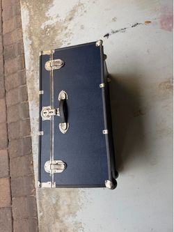 Clothes chest