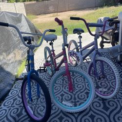 3 Girls Bikes(20’)