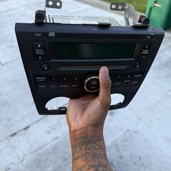 Stock 2008 Nissan Altima Radio