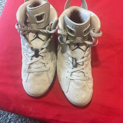 Georgetown 6s Size 10