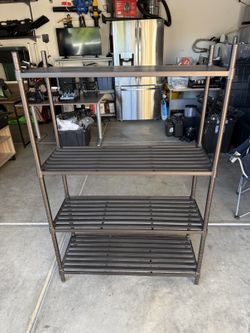 Metal Bakers Rack Missing 4 Shelf Clips