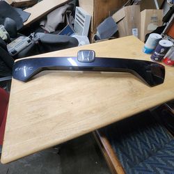 Trunck spoiler