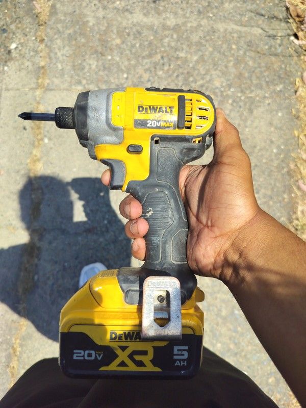 DeWalt Impacts 