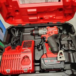 Milwaukee Fuel M18 Hammer Drill With 5.0ah Battery And Charger