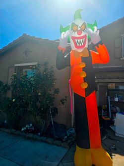 12 ft clown Halloween Inflatable