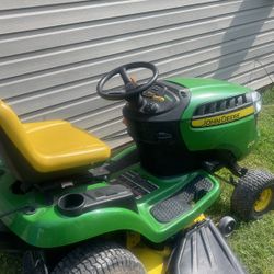 Riding Lawnmower 