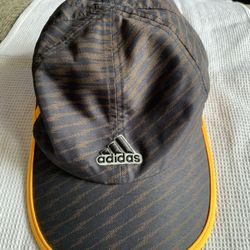 Stylish Adidas hat in excellent, like-new condition.