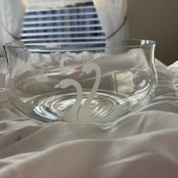 Swan Glass Bowl 8x4