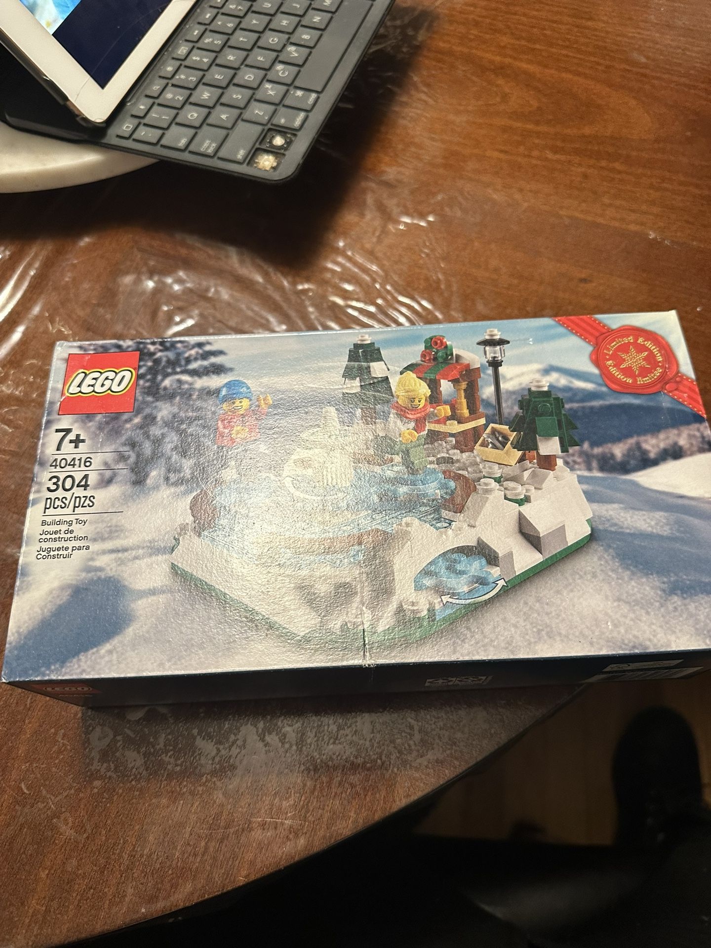 Retired LEGO 40416 Ice Skating Rink New