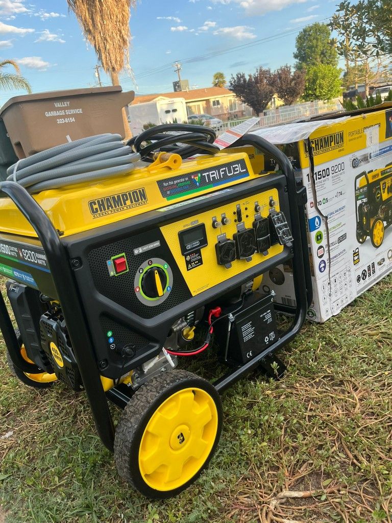 Champion Power
Equipment
11,500/9,200-Watt Electric Start Gasoline, Propane and Natural Gas Tri-Fuel Portable Generator with CO Shield
