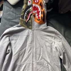 A BATHING APE Hoodie 