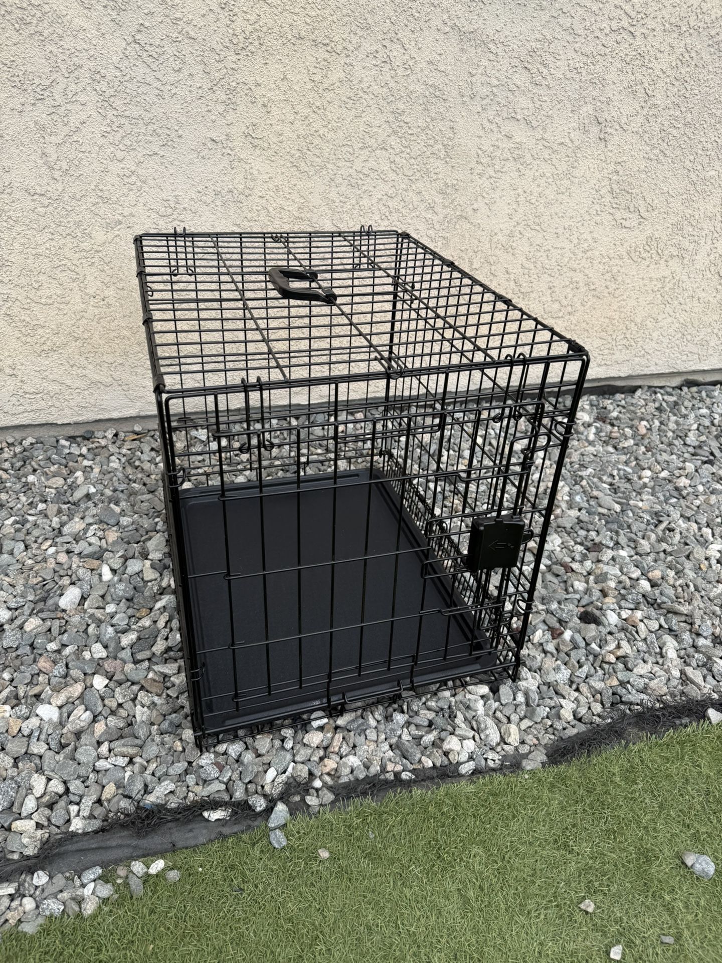 FOLDING PETS CAGE VERY GOOD CONDITION