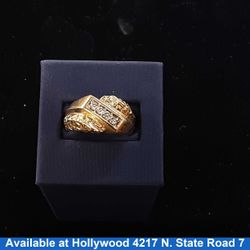Women's Ring - Yellow Gold 10k (.417) 7.7 grams Size 8