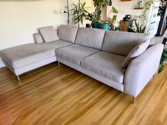 Light Gray Sectional Sofa with Chaise