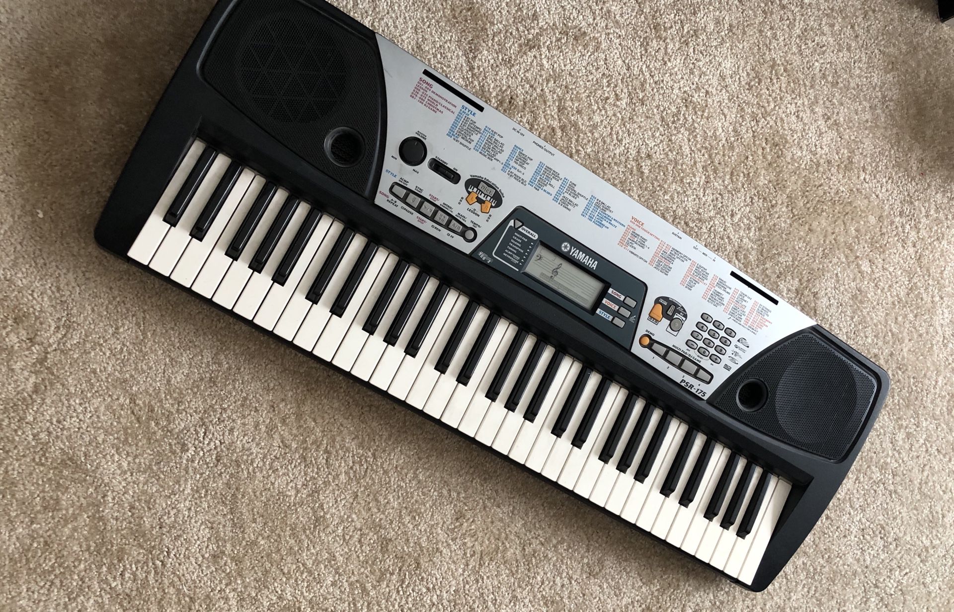 YAMAHA PSR-175 Music Keyboard with DJ Voices (Discontinued by Manufacturer) WITH PIANO STAND FREE