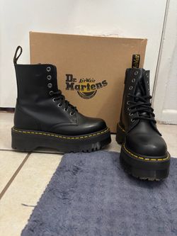 Dr. Martins Jadon Platform Boots