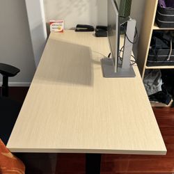 Herman Miller, motorized Desk 