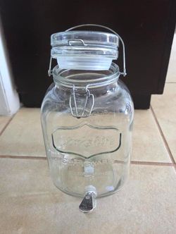 Yorkshire Beverage Dispenser 1 Gallon Clear Glass Jar with Spigot & Clamp Li