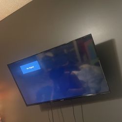 T.v With Wall Mount