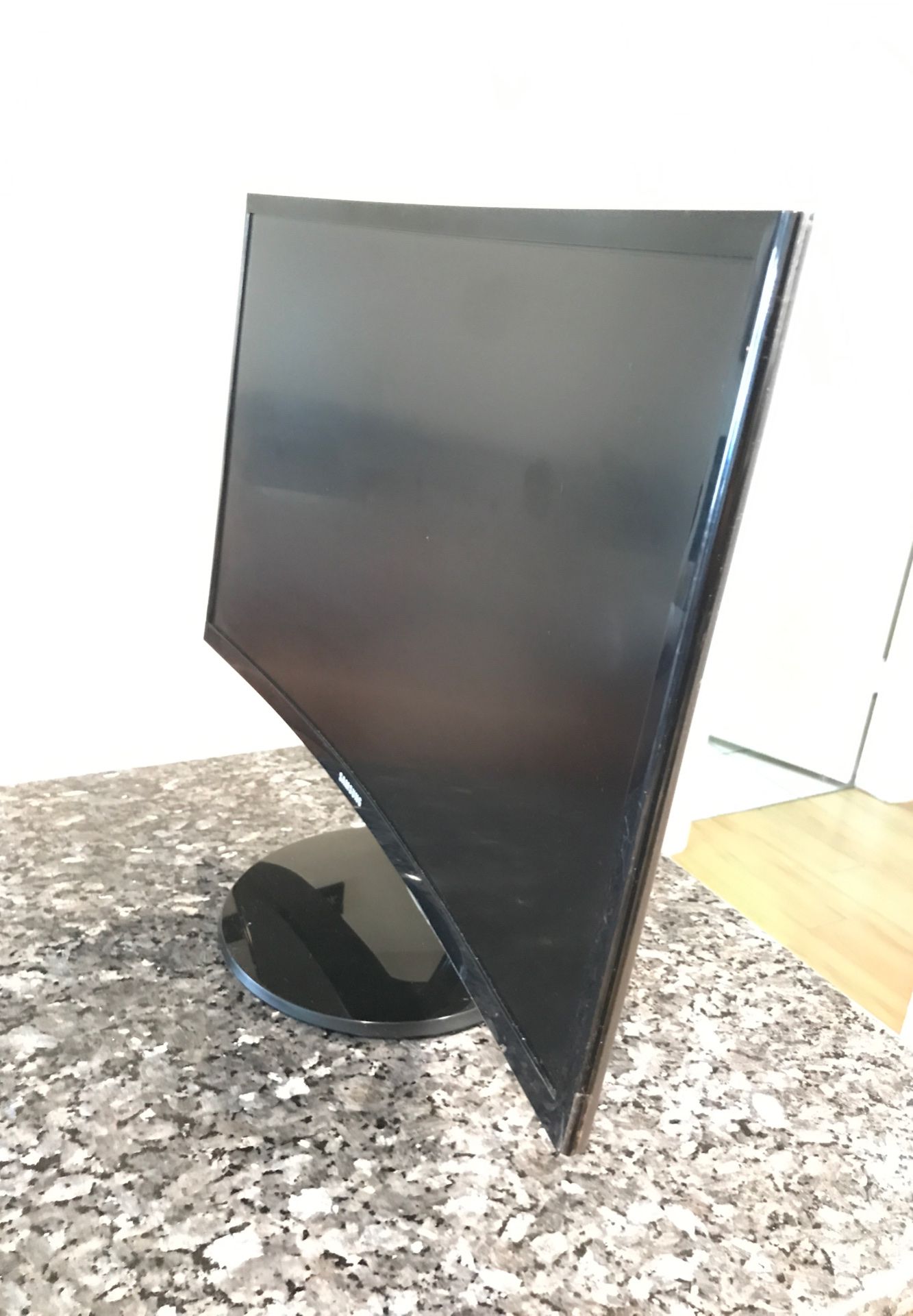Samsung Curved Monitor 24 inches