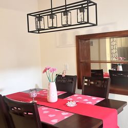 ✨ Dining Room Table – Great Condition! ✨