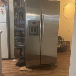 New KitchenAid - 18 29-Lb. Built-In Ice Maker - Stainless Steel for Sale  in Elk Grove Village, IL - OfferUp