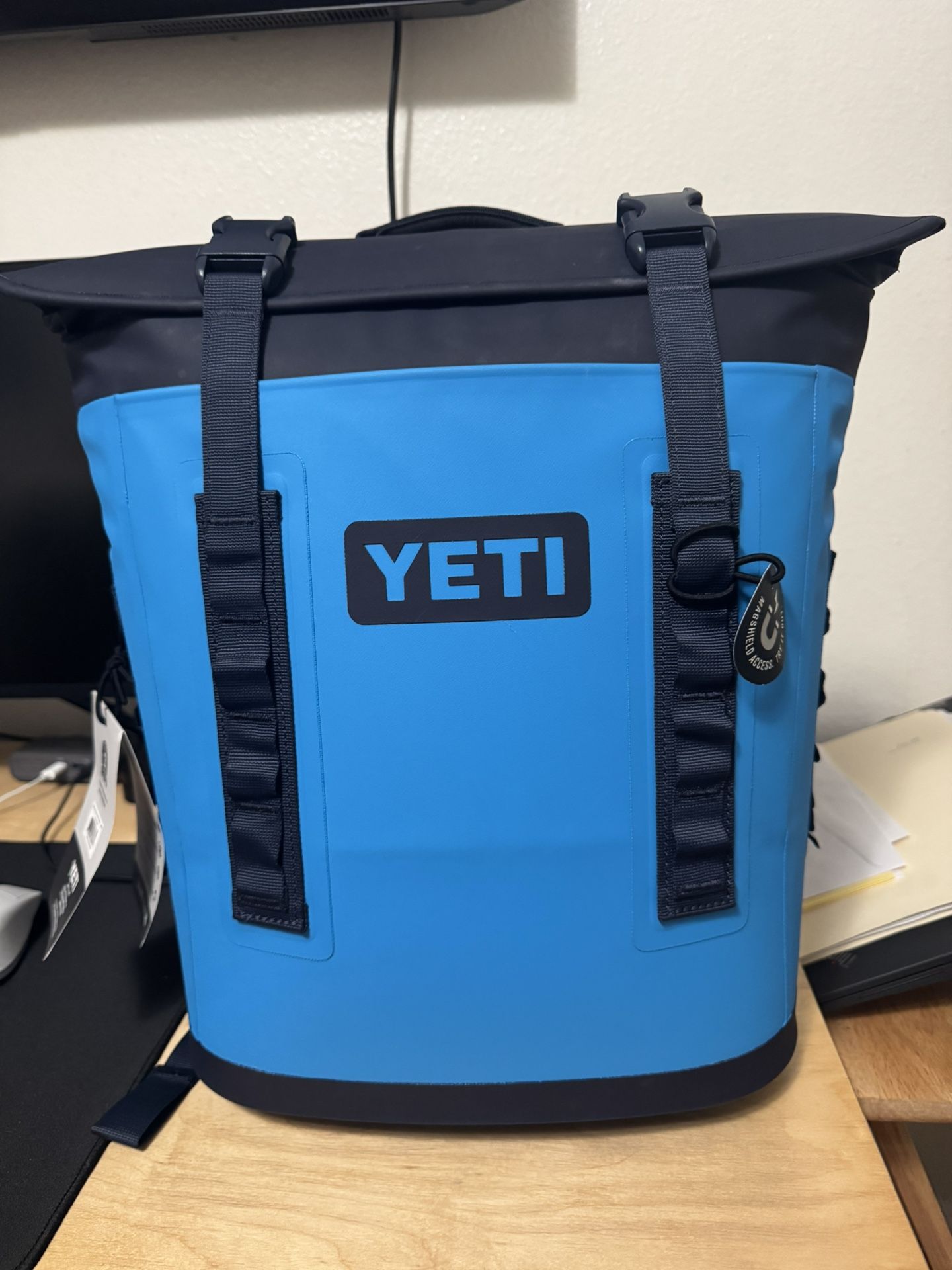 YETI Hopper M12 Backpack Soft Cooler - Big Blue Wave - 12L