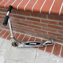 RAZOR USED $5