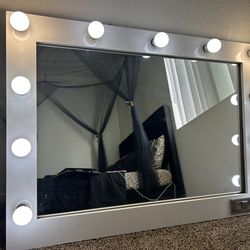 Vanity mirror