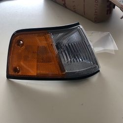 Honda Civic Sedan 1988 To 1989 Side Marker Lamp Passenger Side Assembly #17