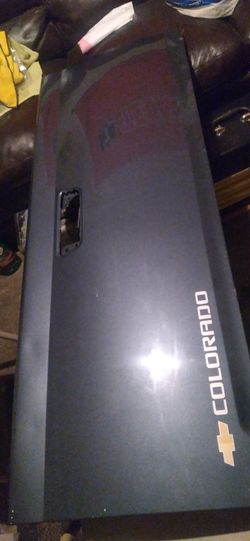 Chevy Colorado Tail Gate Blueish 